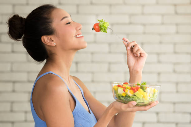 10 Proven Ways to Lose Weight Fast Without Starving Yourself